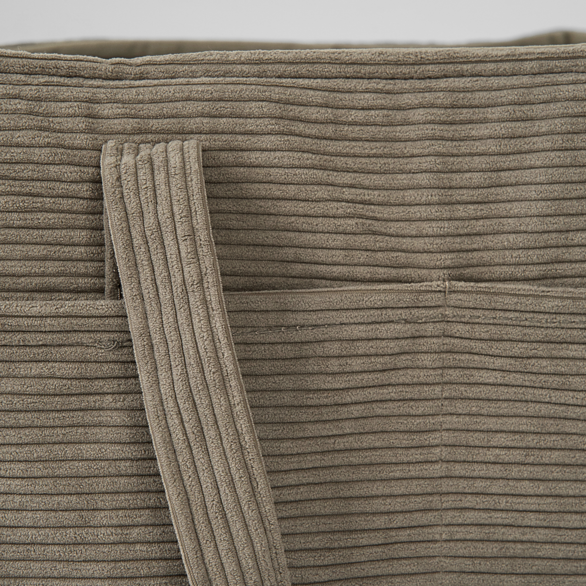 Staey - Vilda draagtas | taupe ribfluweel – Tas van Staey | Hondenboetiek (afbeelding 6)
