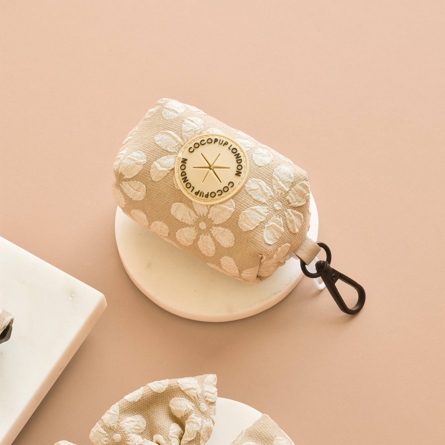 Luxe poepzakhouder Mokka Flower - Cocopup London