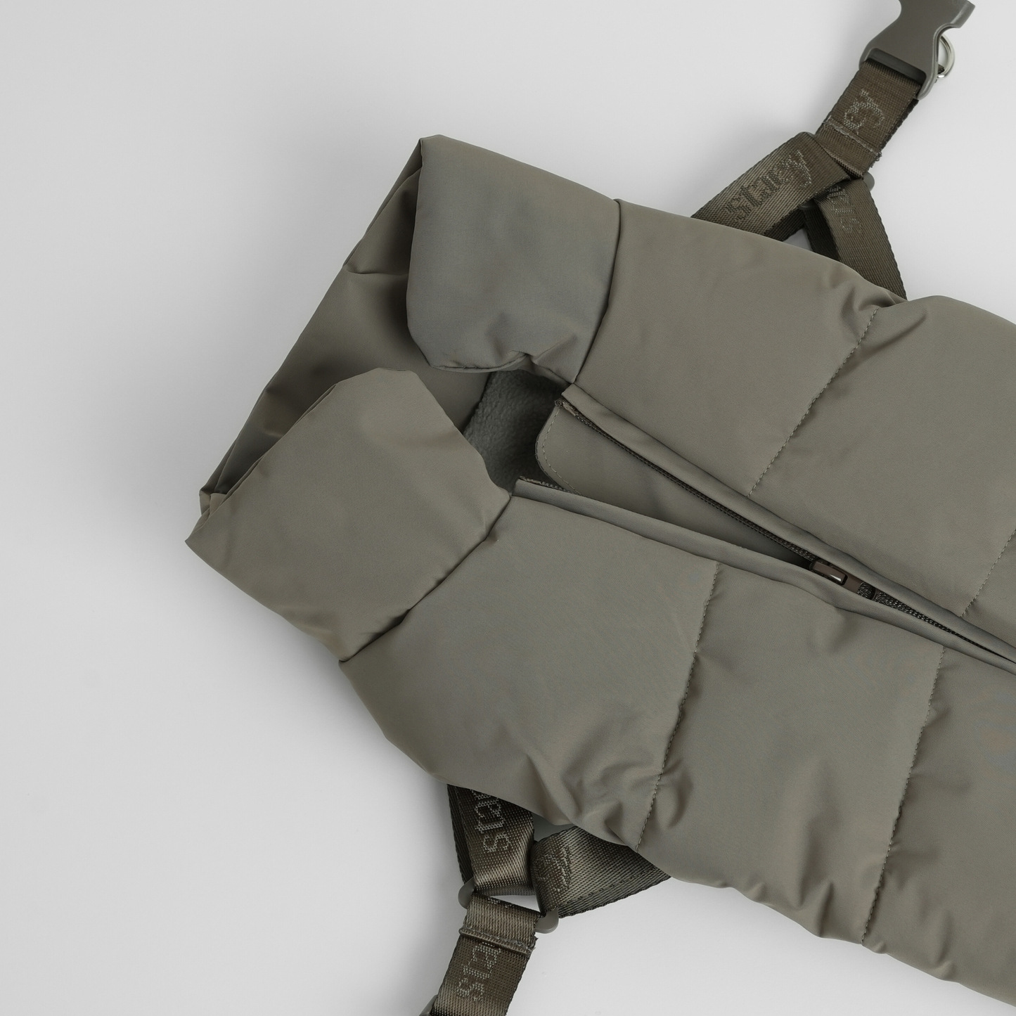 Vera Hondenjas met Harnas Salie