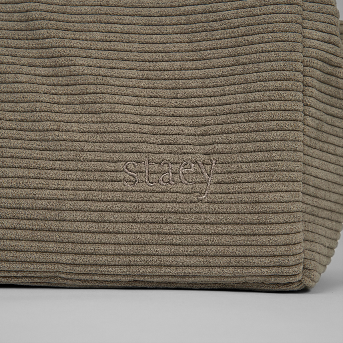 Staey - Vilda draagtas | taupe ribfluweel – Tas van Staey | Hondenboetiek (afbeelding 5)