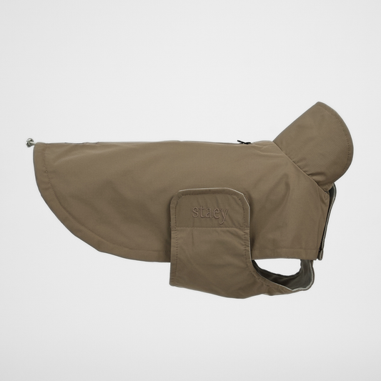 Staey - Taja hondenregenjas | taupe – Kleding van Staey | Hondenboetiek