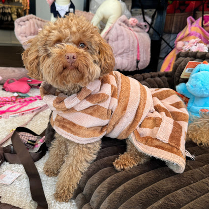 Cozy Stripe Hondenbadjas – Kleding van Stella's Pupcakes | Hondenboetiek (afbeelding 9)